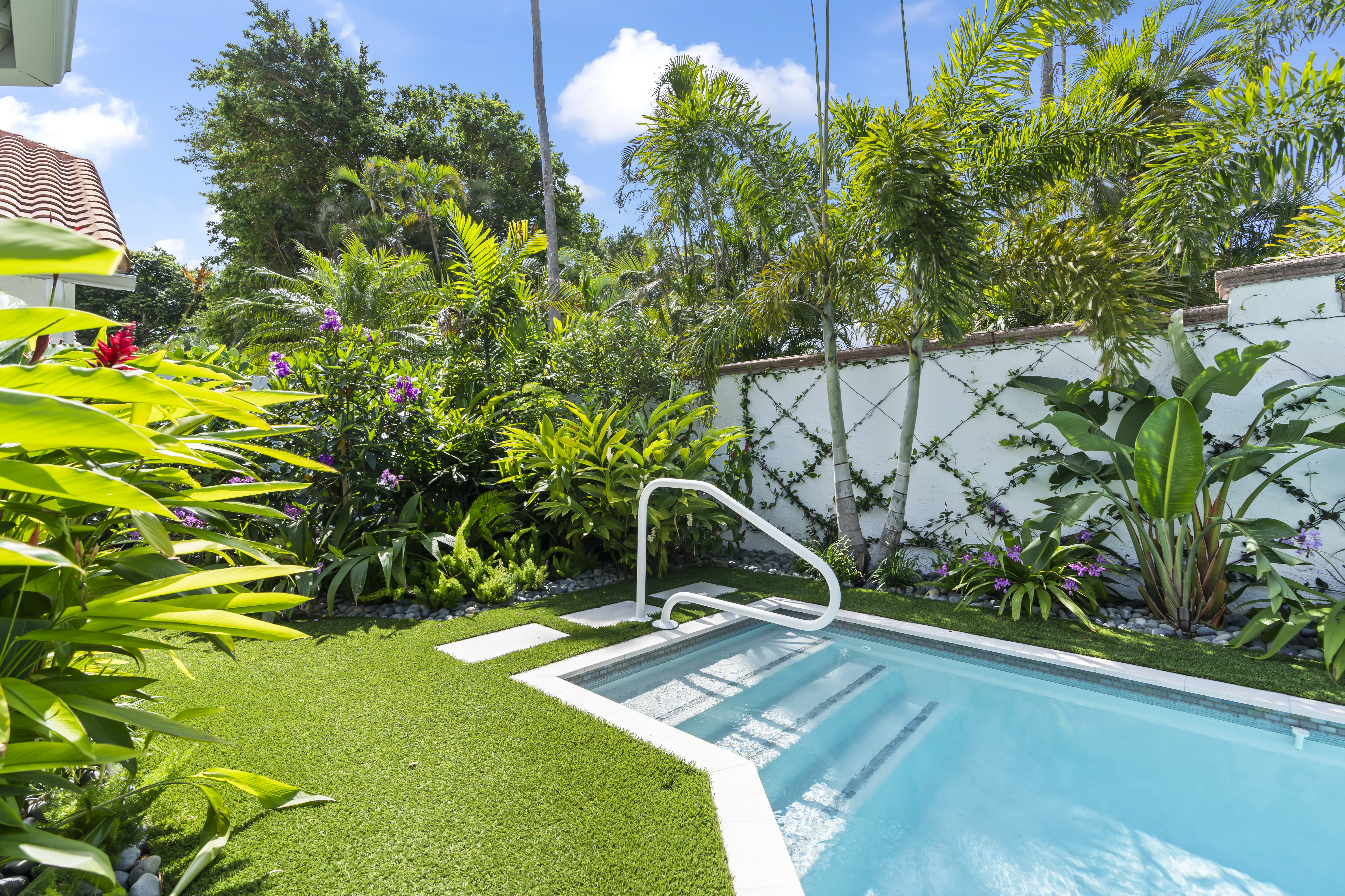 Tropical Courtyard Pool